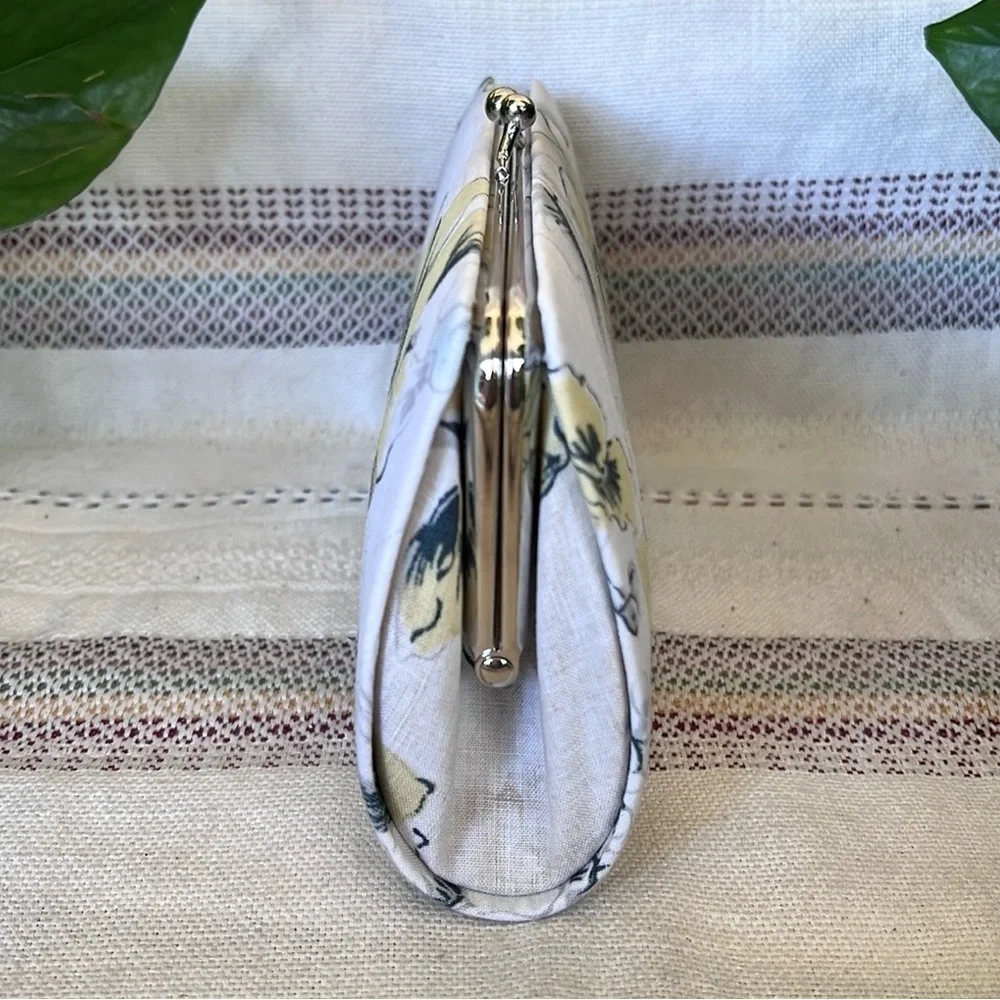 Floral Artistic Hard-Bodied Rectangular Women’s Kiss-Lock Daytime/Evening Clutch